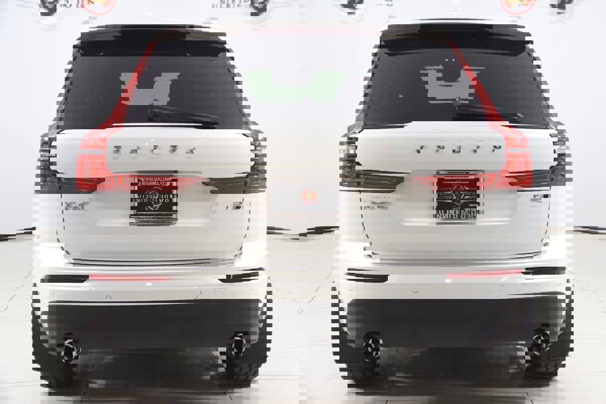 Used 2019 Volvo XC60 T5 Momentum w/ Multimedia Package image 46