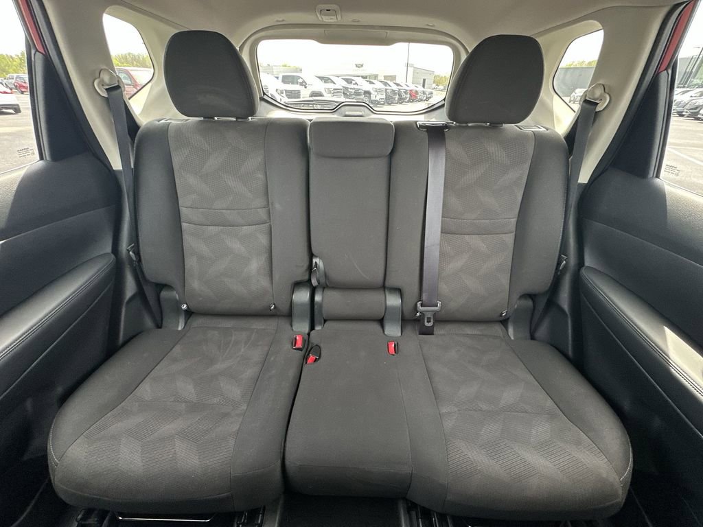 Used 2016 Nissan Rogue SV w/ SV Premium Package image 22