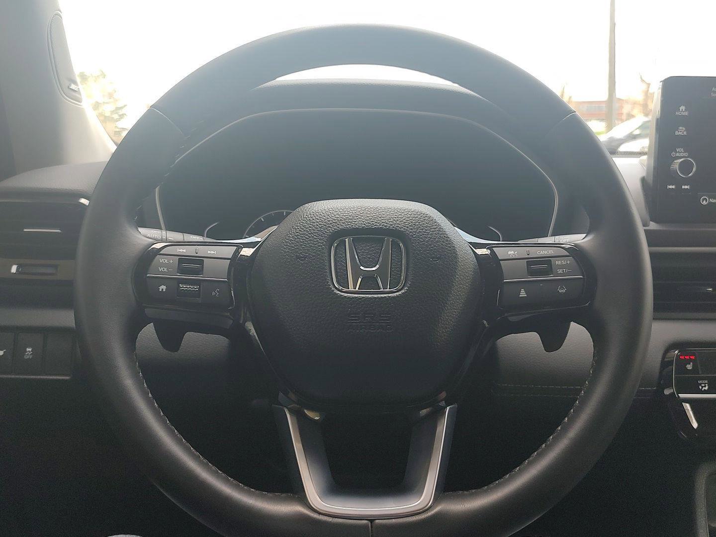 Used 2025 Honda Pilot Touring image 18