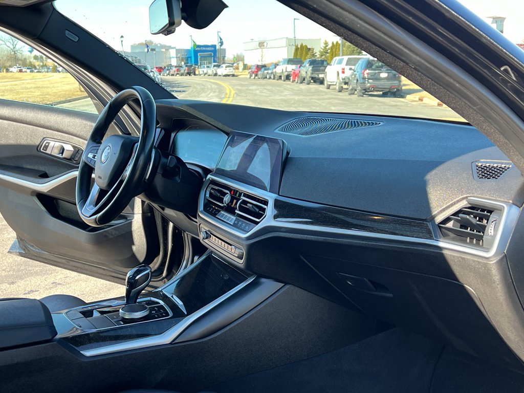 Used 2020 BMW 330i xDrive Sedan w/ Convenience Package image 28