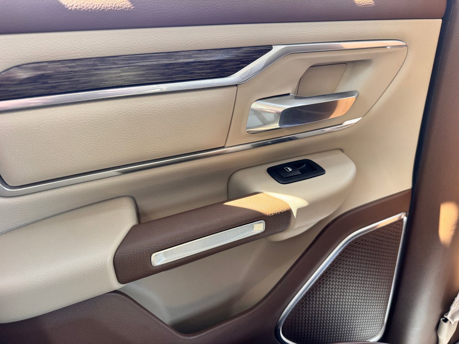 Used 2020 RAM 1500 Laramie image 29