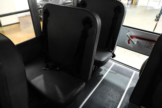 Used 2007 Chevrolet Express 3500 w/ School Bus Package RWD image 32