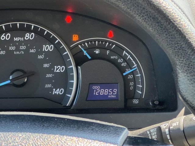Used 2012 Toyota Camry LE image 27