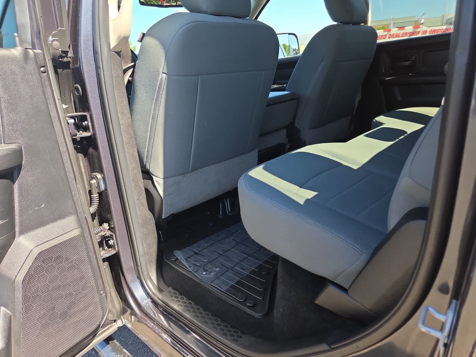 Used 2018 RAM 2500 ST AWD/4WD image 20