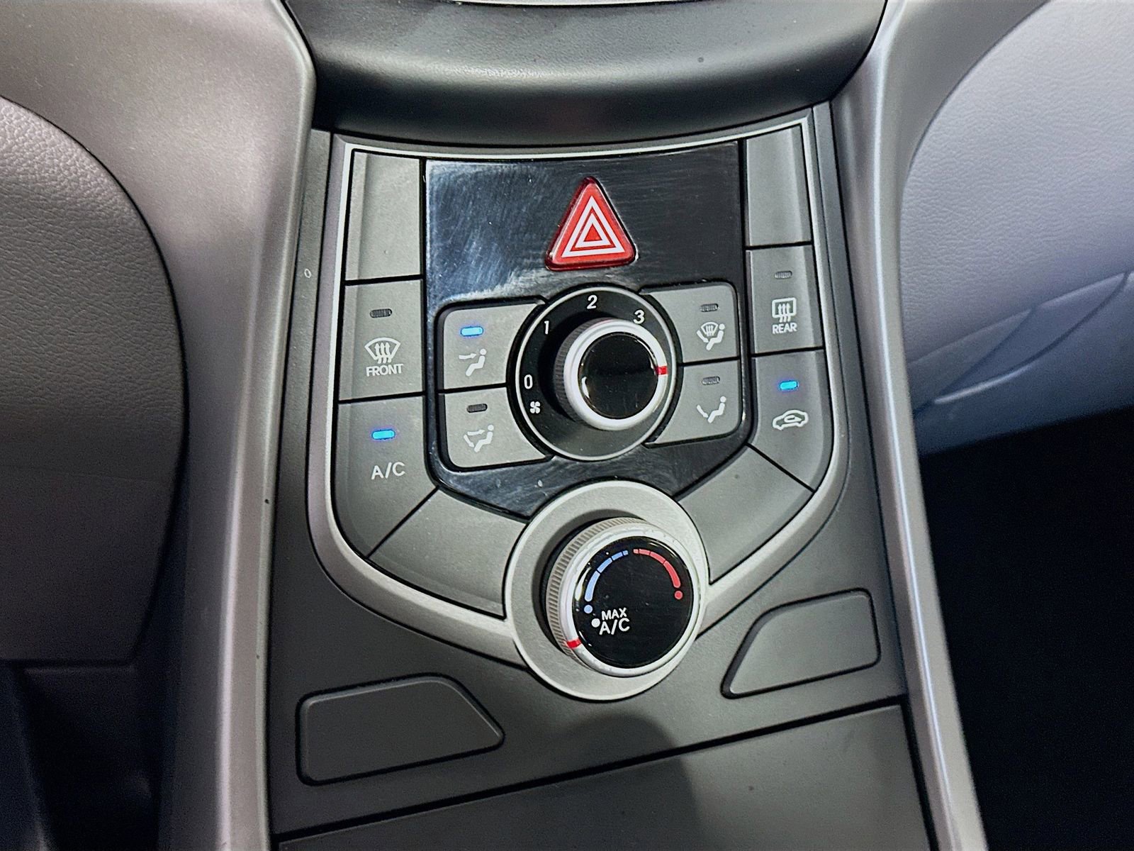 Used 2015 Hyundai Elantra SE w/ Option Group 02 FWD image 15