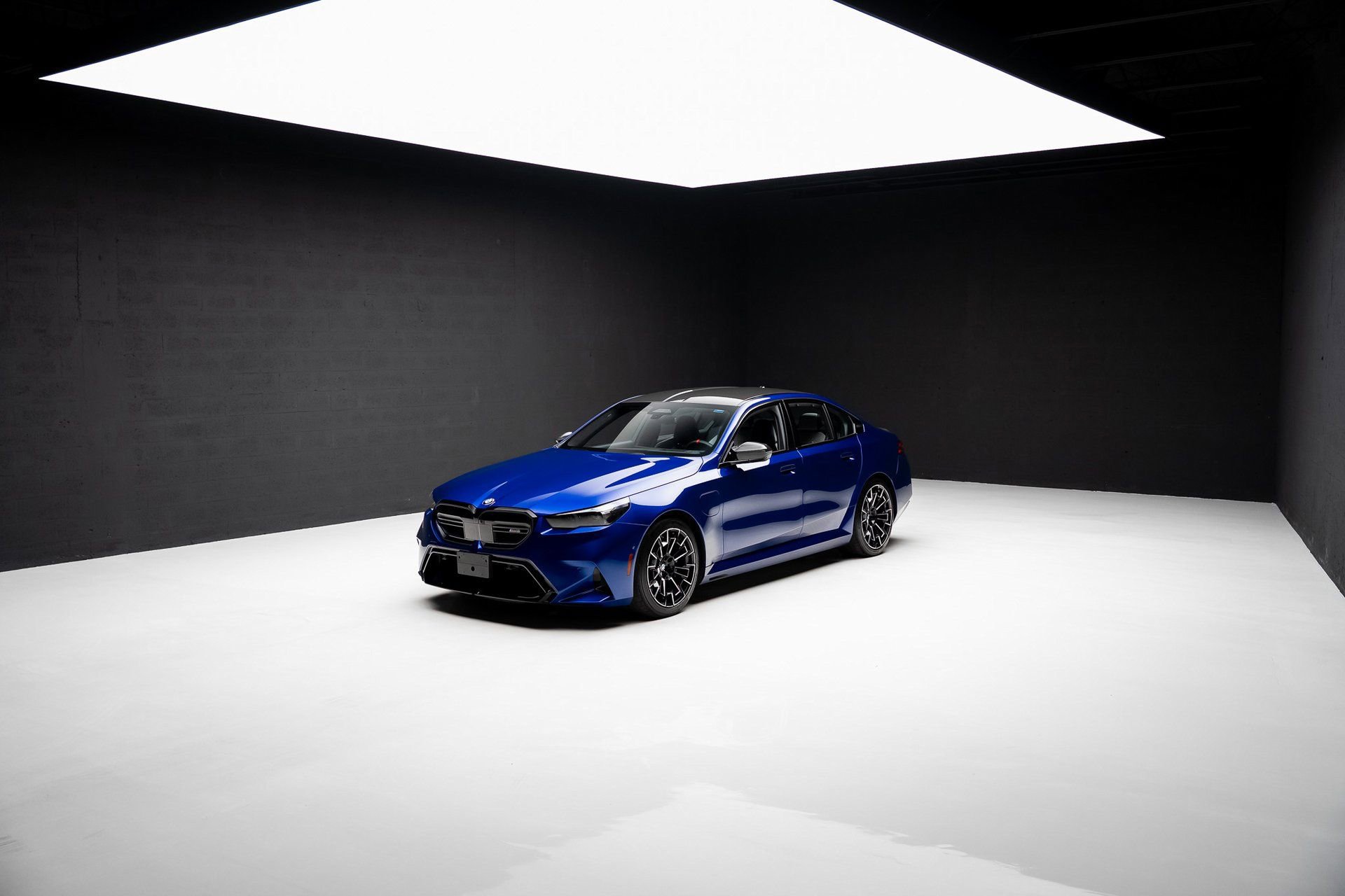 Used 2025 BMW M5 w/ Carbon Package image 84