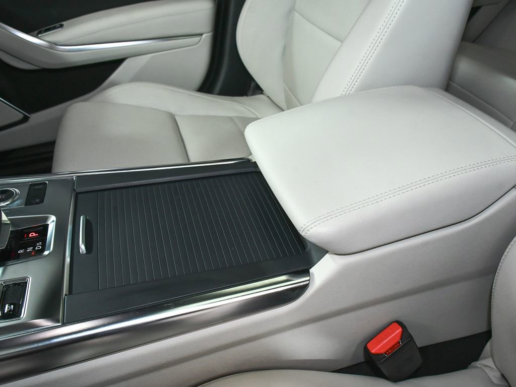 Used 2024 Jaguar XF R-Dynamic SE image 46