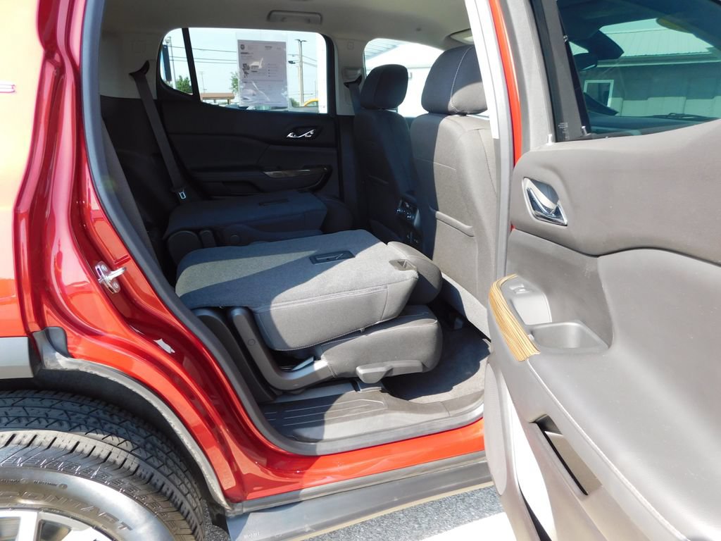 Used 2023 GMC Acadia SLE w/ Driver Convenience Package FWD image 28