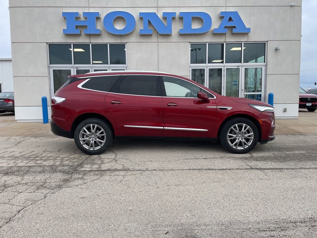 Used 2024 Buick Enclave Premium w/ Experience Buick Package image 4