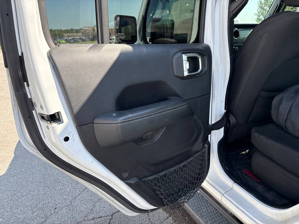 Used 2018 Jeep Wrangler Unlimited Sahara w/ Uconnect 4C Nav & Sound Group AWD/4WD image 14