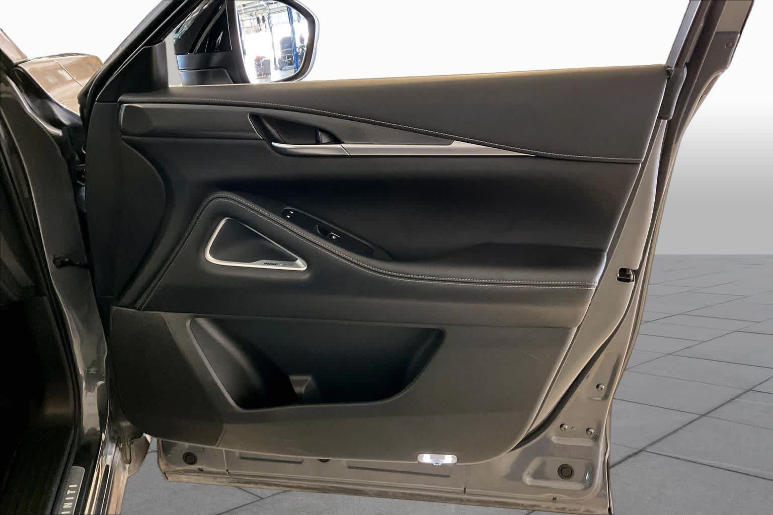 Used 2023 INFINITI QX60 Luxe w/ Vision Package FWD image 21