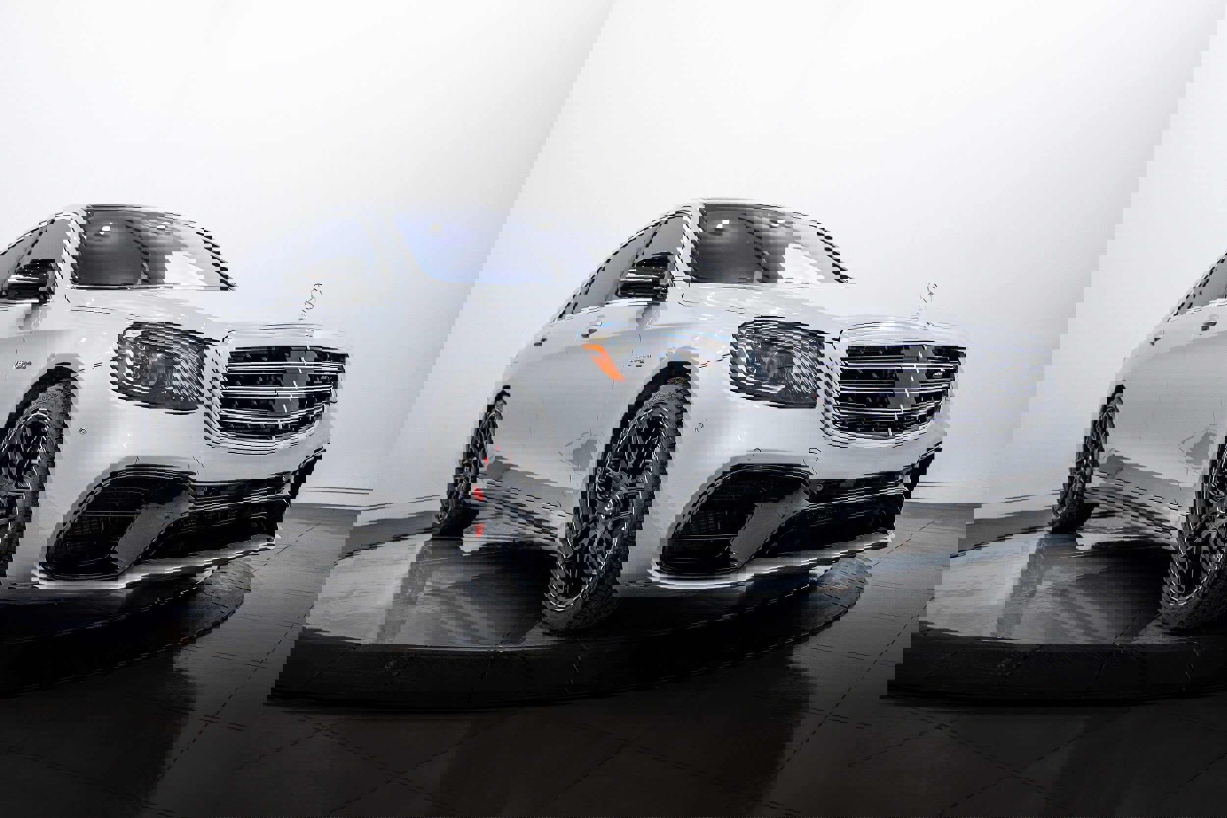 Used 2019 Mercedes-Benz S 63 AMG S 4MATIC Sedan image 1