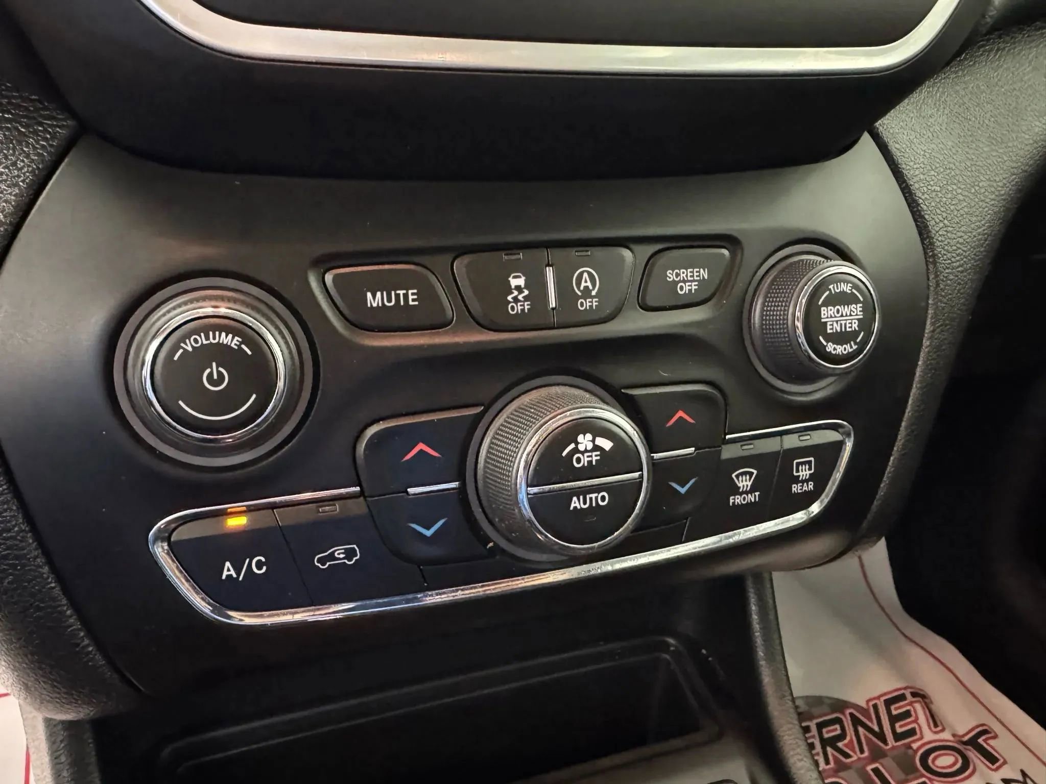 Used 2022 Jeep Cherokee Latitude Lux FWD image 21