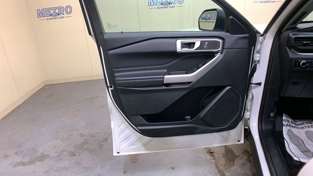 Certified 2023 Ford Explorer XLT image 27