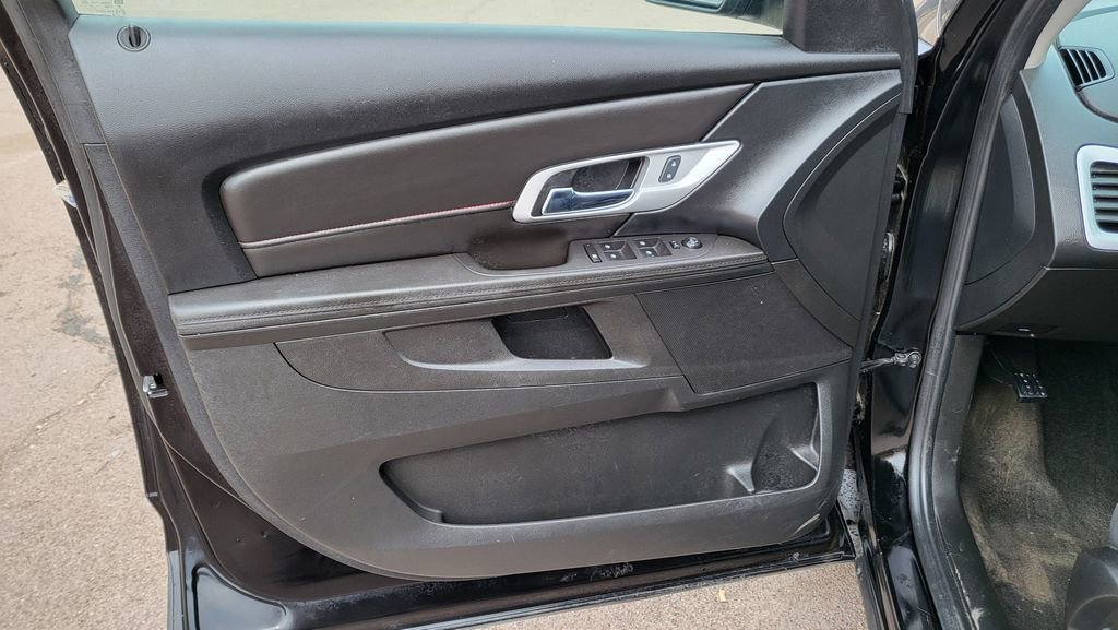 Used 2017 GMC Terrain SLE image 23