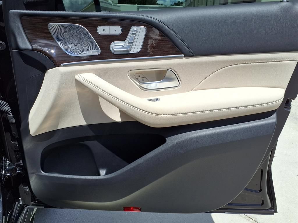 Used 2024 Mercedes-Benz GLE 450e 4MATIC image 10