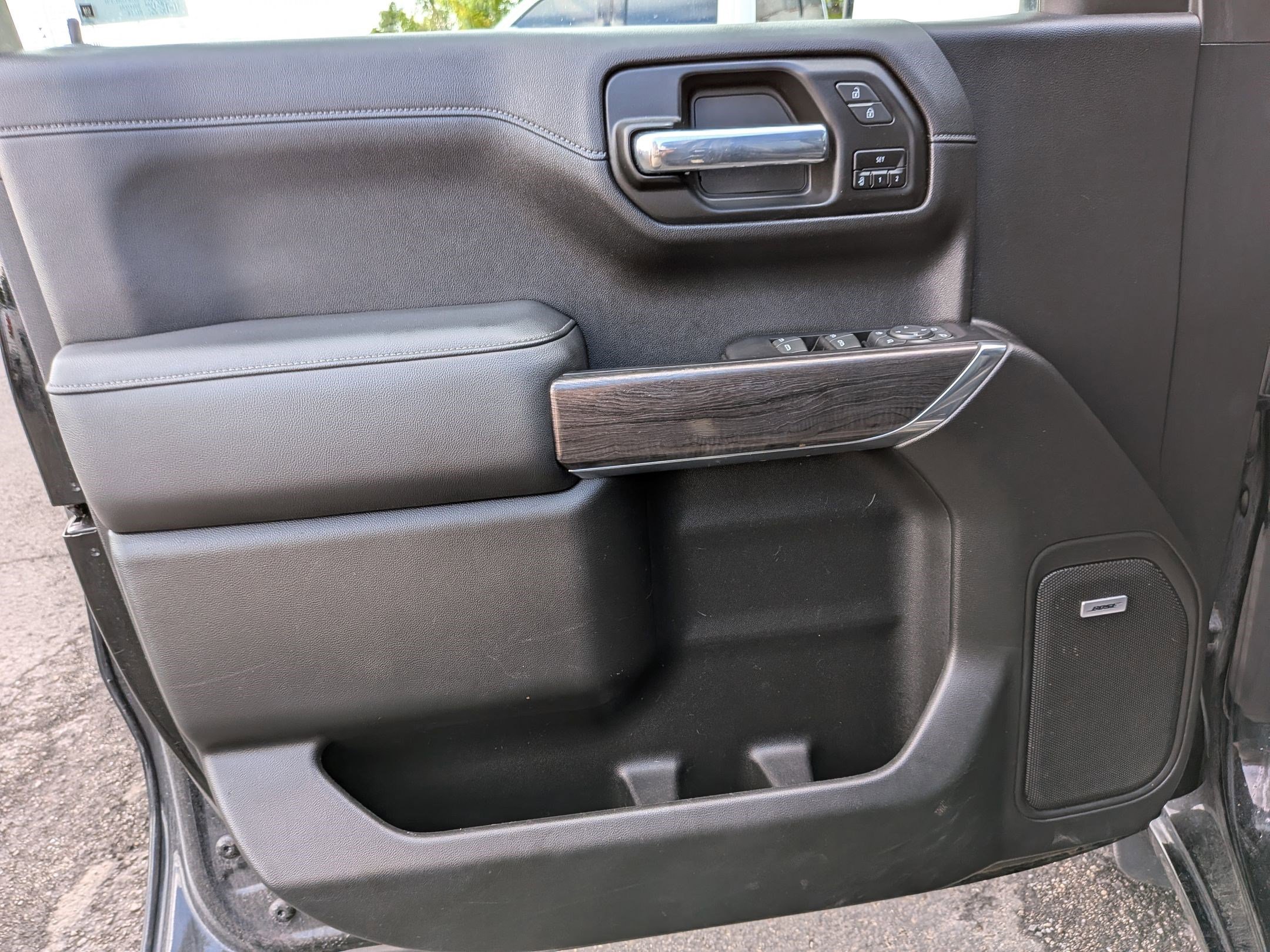 Used 2020 Chevrolet Silverado 1500 LTZ AWD/4WD image 14