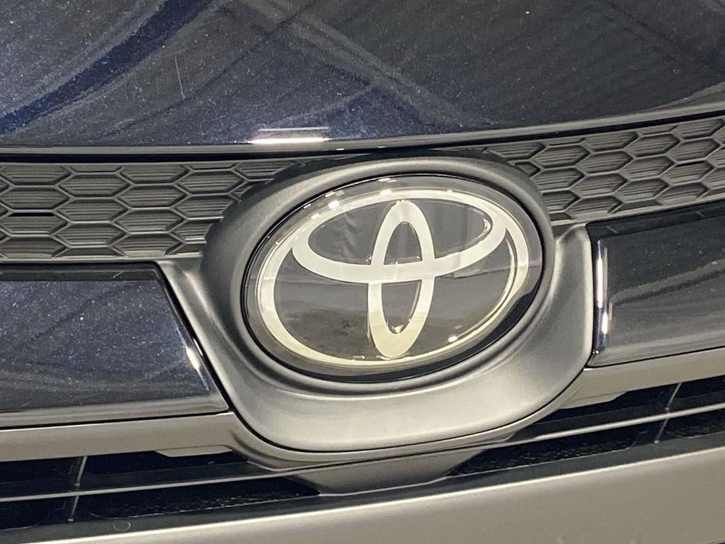 Used 2025 Toyota Corolla LE image 28
