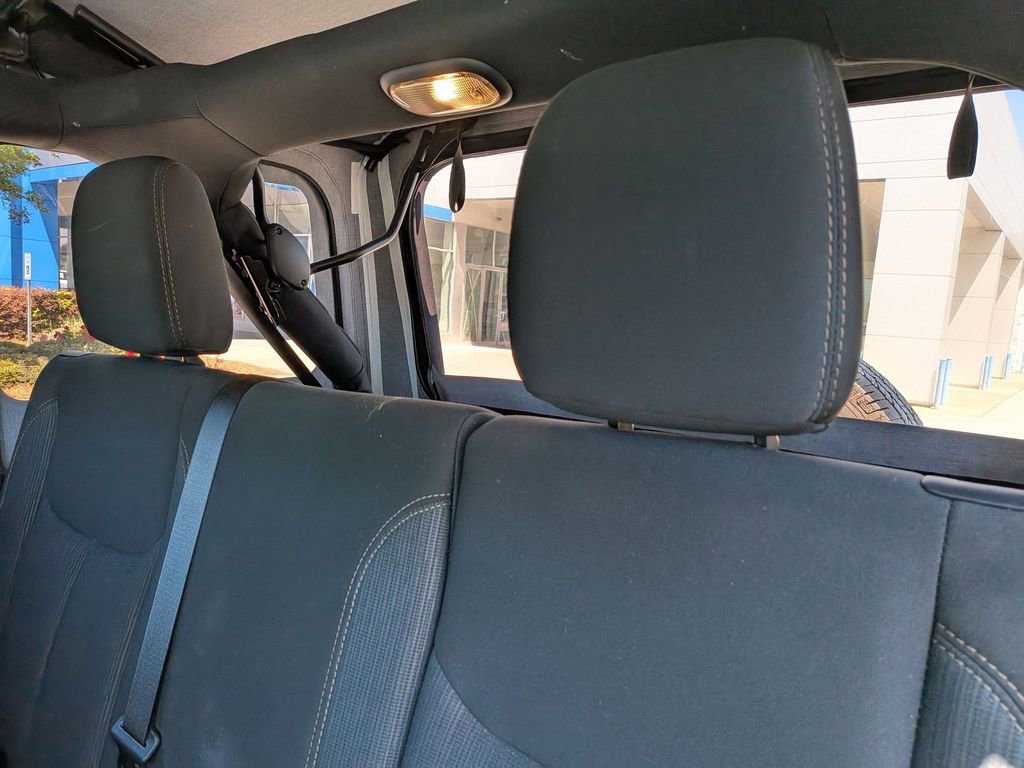 Used 2017 Jeep Wrangler Unlimited Sahara w/ Max Tow Package image 28