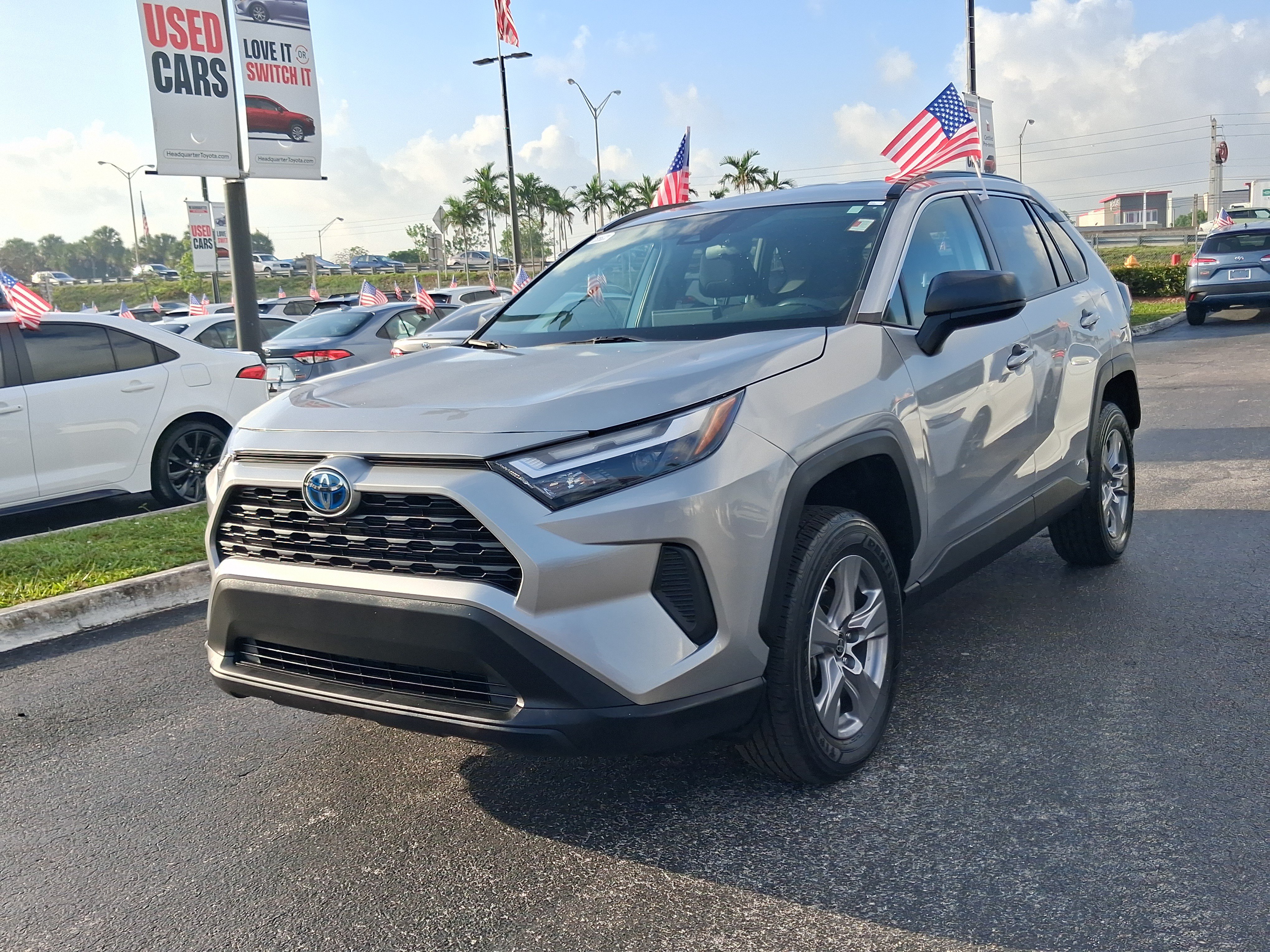 Used 2024 Toyota RAV4 LE AWD/4WD image 5
