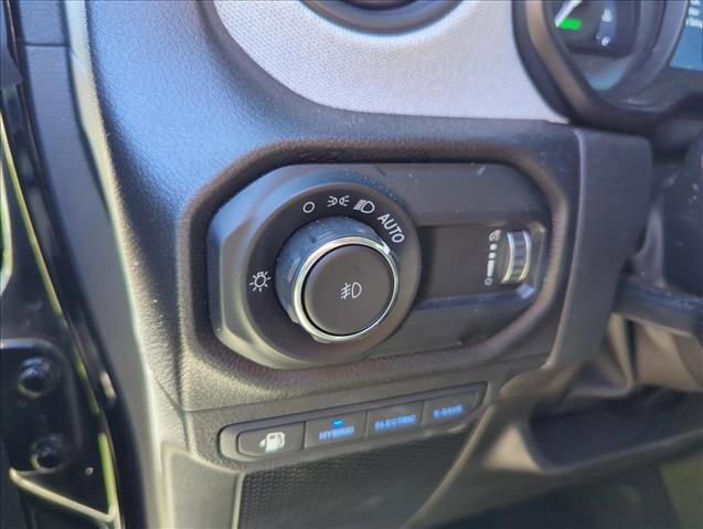 Used 2025 Jeep Wrangler Willys image 26