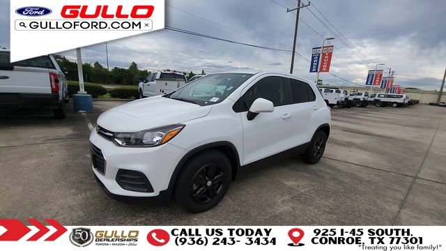 Used 2022 Chevrolet Trax LS w/ Tint and Cruise Package FWD image 4