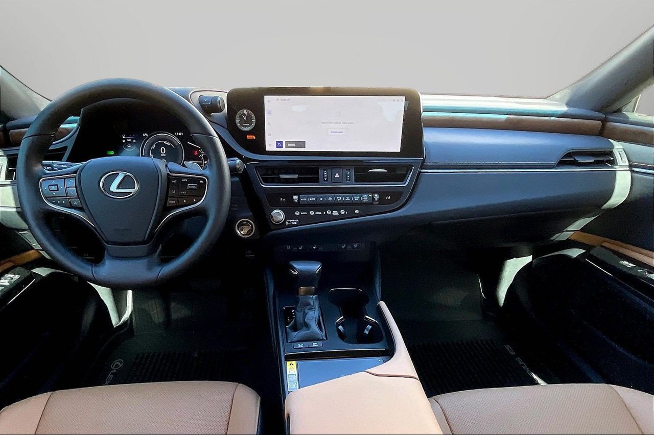 Used 2025 Lexus ES 300h w/ Premium Package FWD image 15