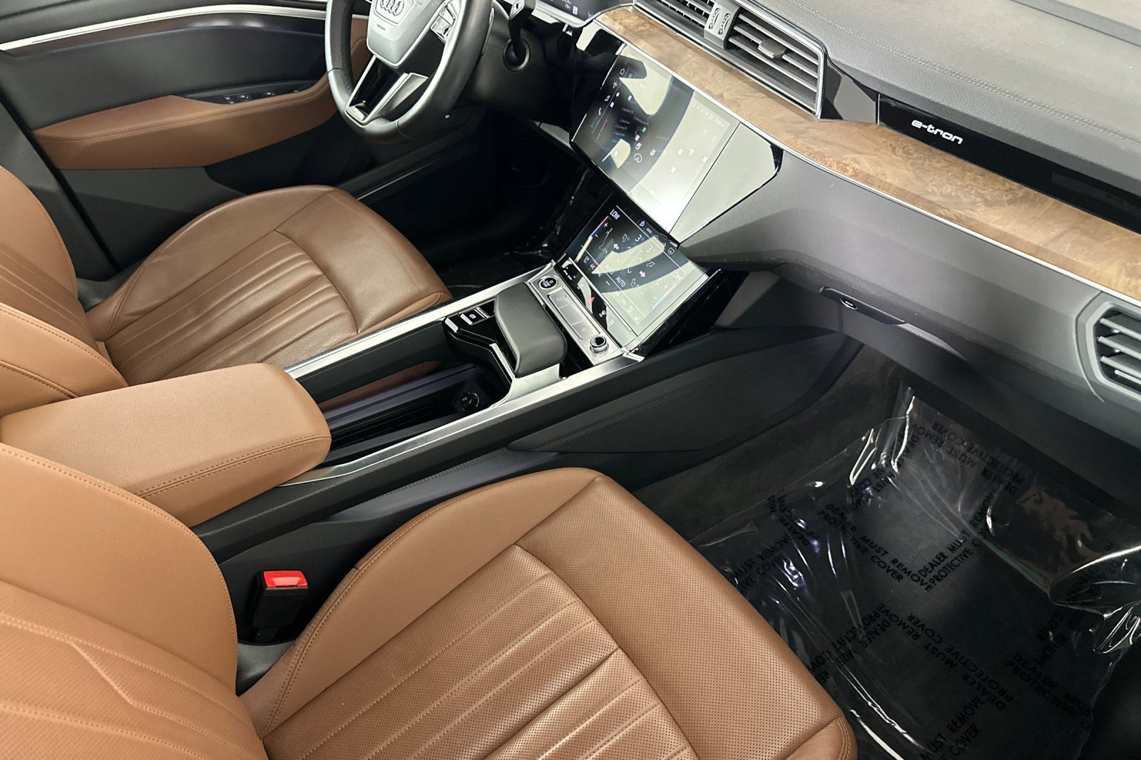 Used 2023 Audi e-tron Premium Plus w/ Premium Plus Package image 15