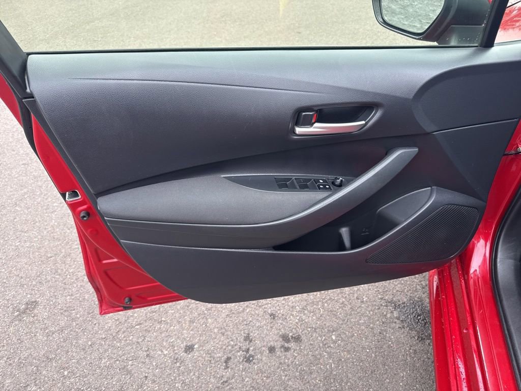 Used 2021 Toyota Corolla LE image 19