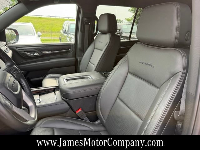 Used 2024 GMC Yukon Denali AWD/4WD image 14