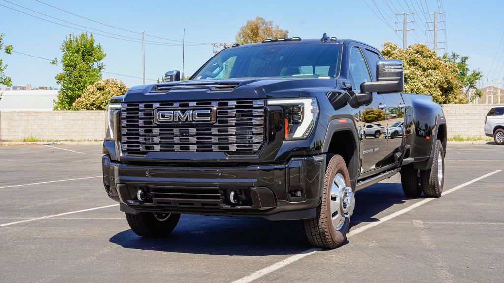 New 2026 GMC Sierra 3500 Denali Ultimate AWD/4WD image 2