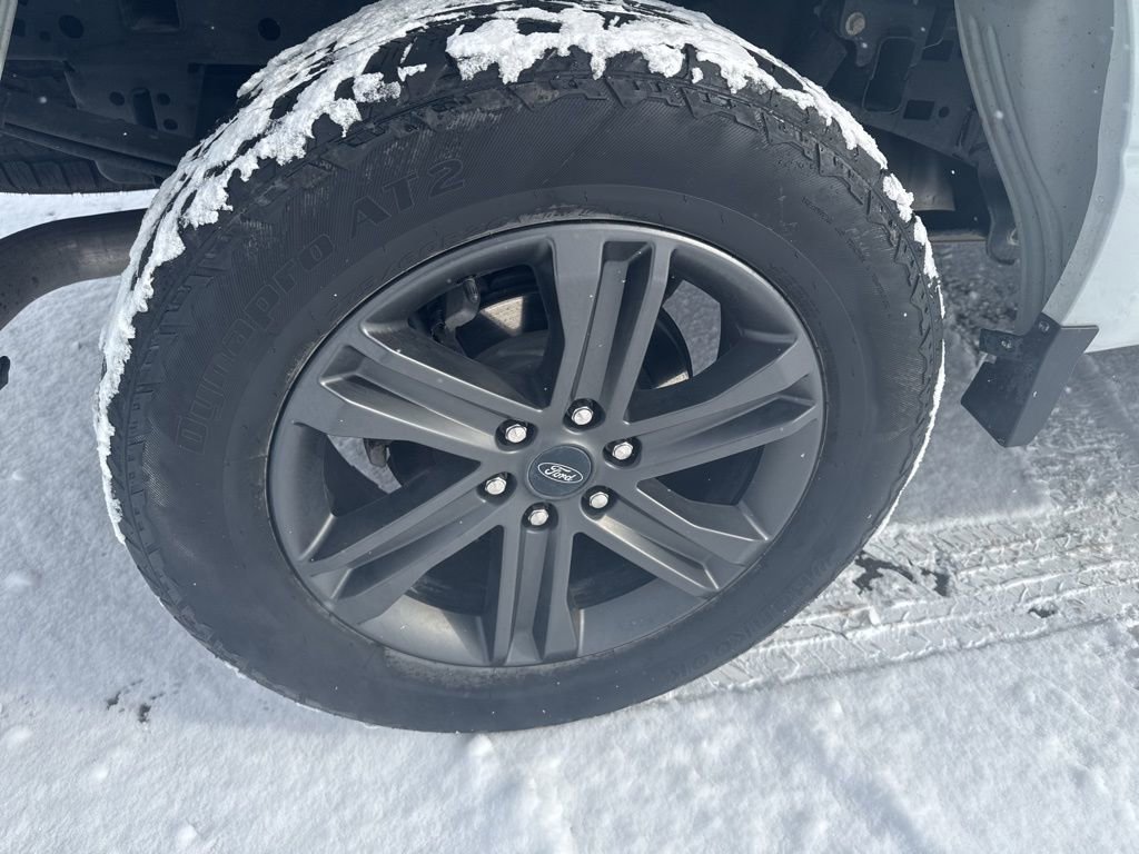 Used 2023 Ford F150 Lariat w/ Equipment Group 502A High image 9