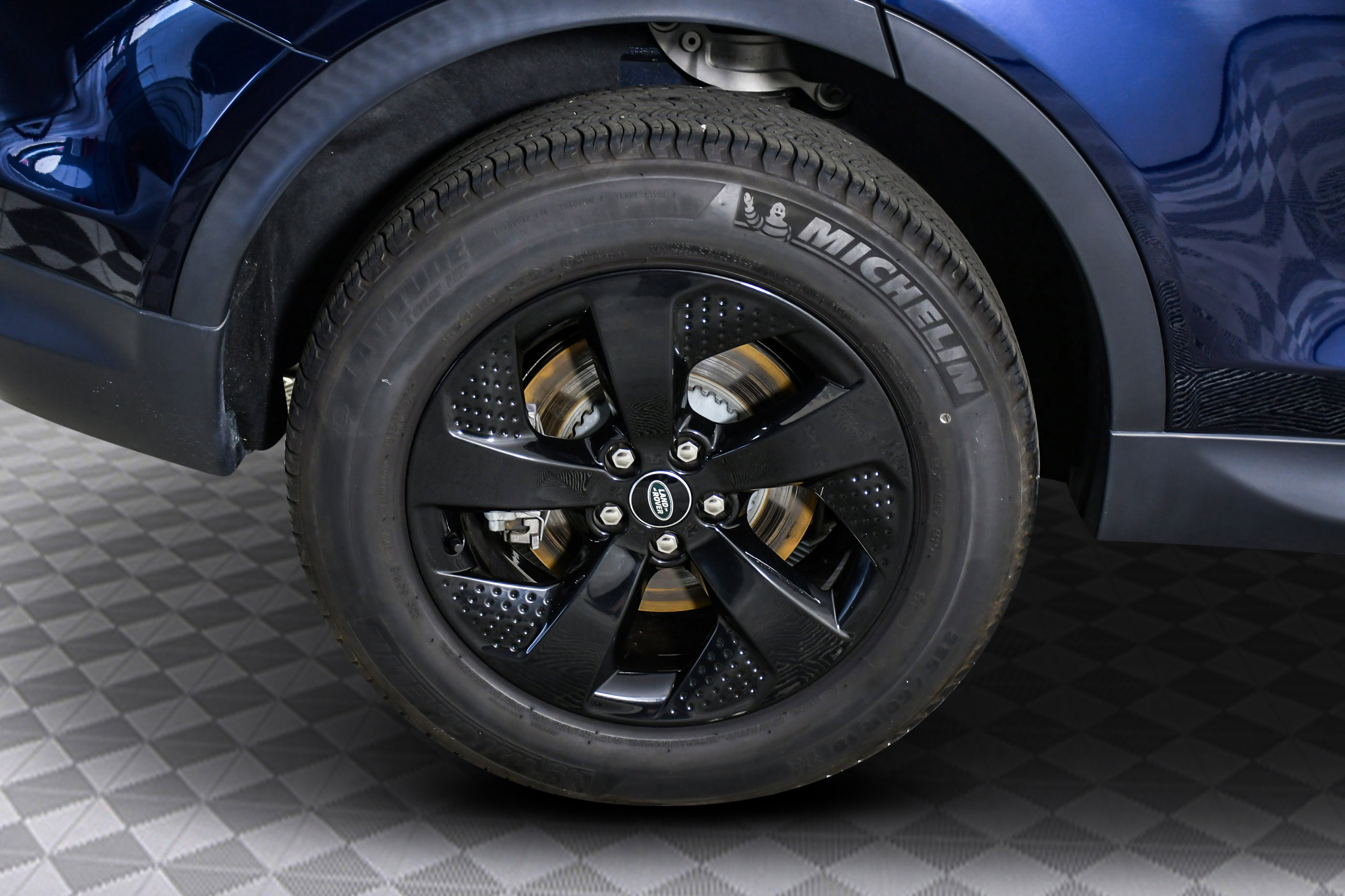 Used 2023 Land Rover Discovery Sport S image 36