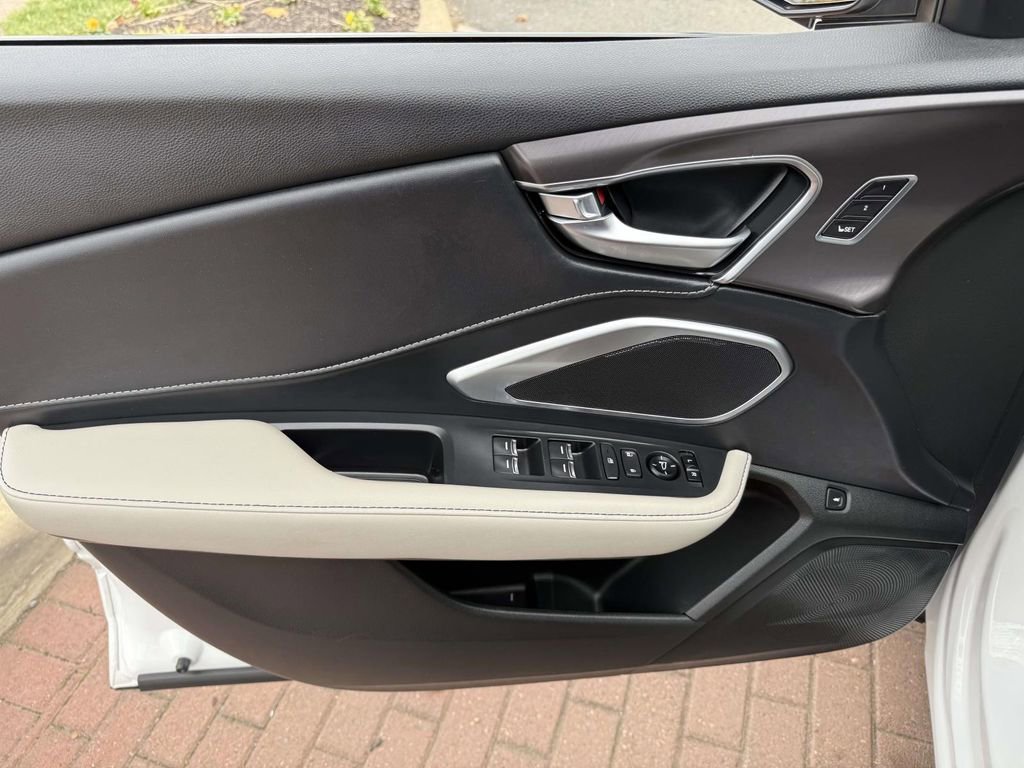 Certified 2025 Acura RDX SH-AWD image 14