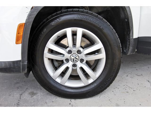Used 2017 Volkswagen Tiguan S FWD image 29