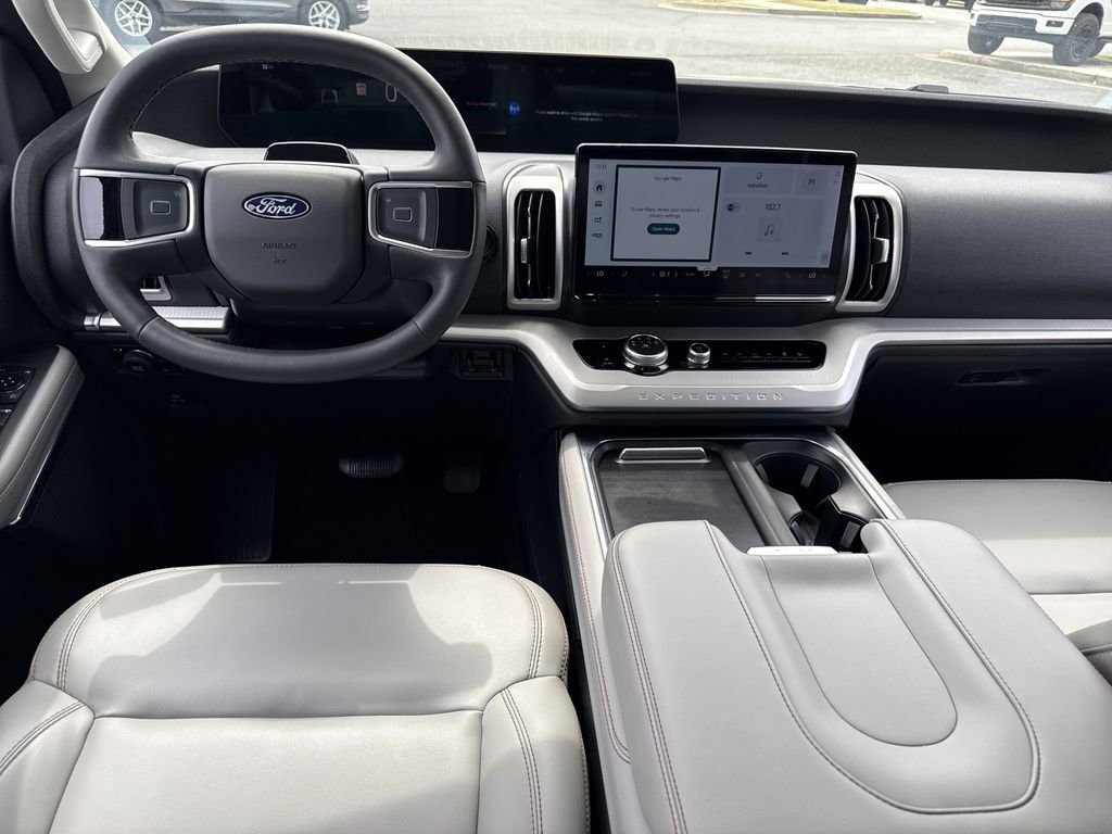 Used 2025 Ford Expedition Active AWD/4WD image 23