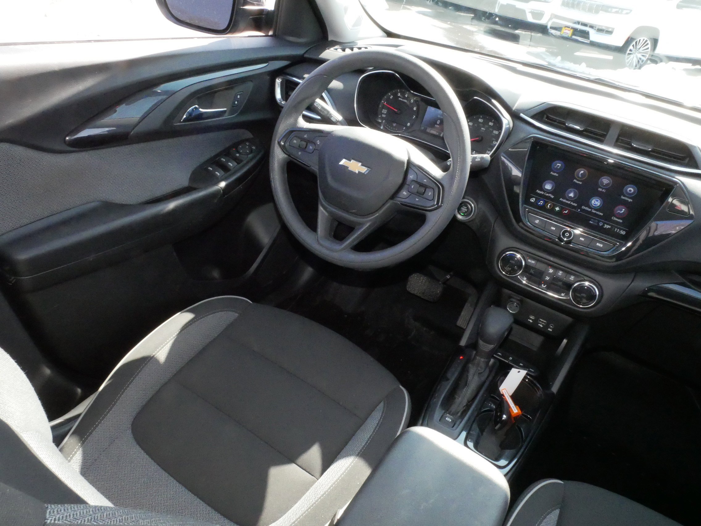 Used 2023 Chevrolet TrailBlazer LT w/ Convenience Package AWD/4WD image 9