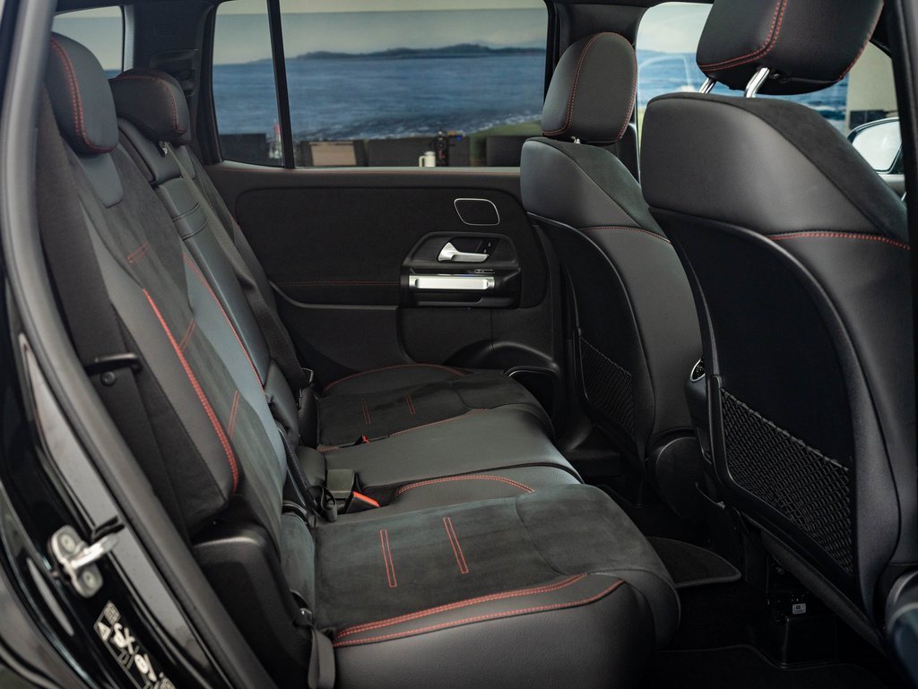 Used 2024 Mercedes-Benz GLB 250 4MATIC image 37