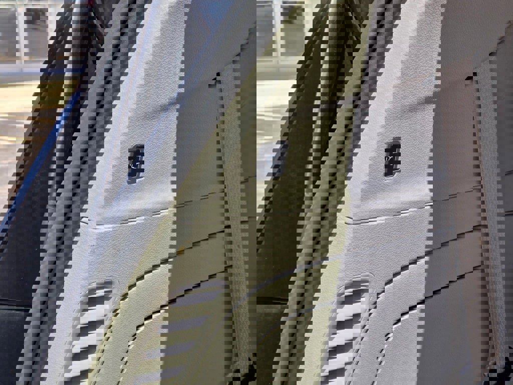 Used 2024 Chrysler Pacifica Select image 14