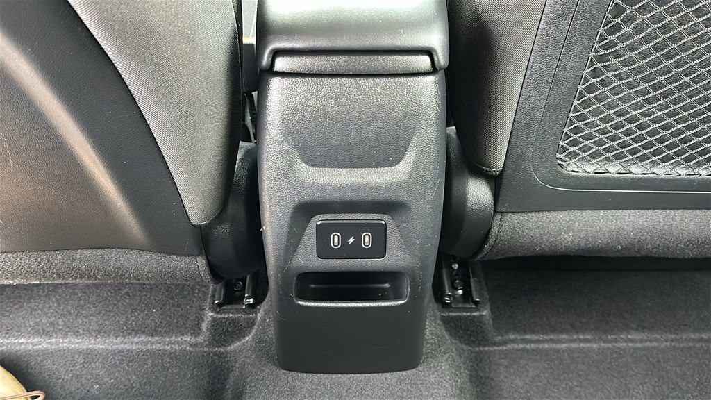 Certified 2025 Hyundai Venue SEL image 31