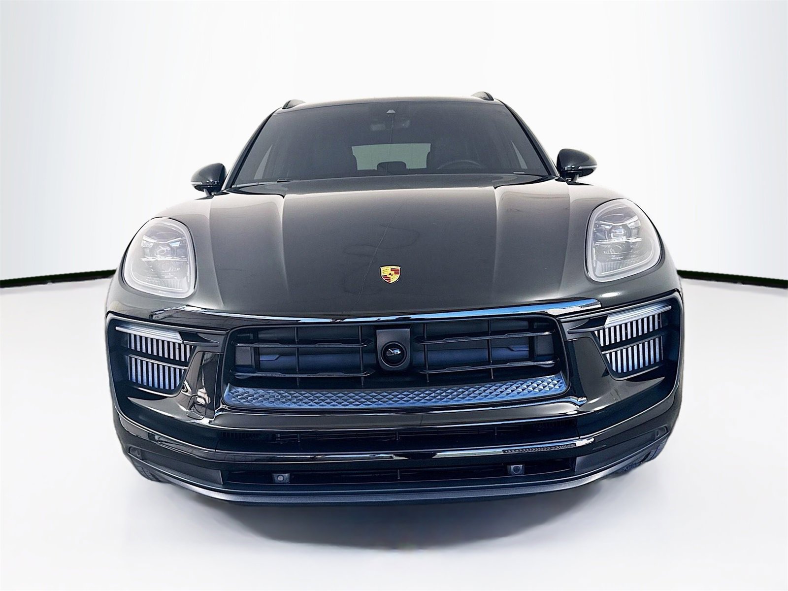 Used 2023 Porsche Macan S image 6