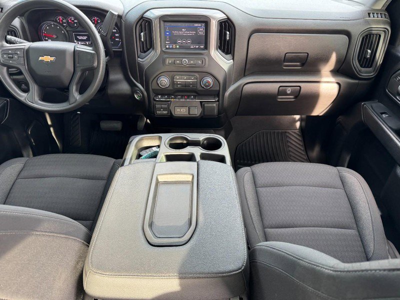 Used 2024 Chevrolet Silverado 2500 Custom w/ Custom Value Package image 11