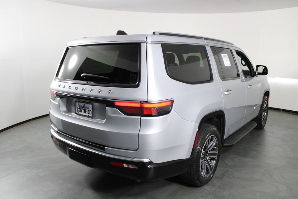 Used 2024 Jeep Wagoneer 4WD w/ Premium Group I image 3