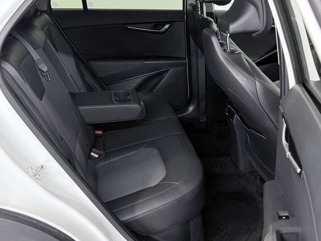 Used 2023 Kia Niro EX image 15