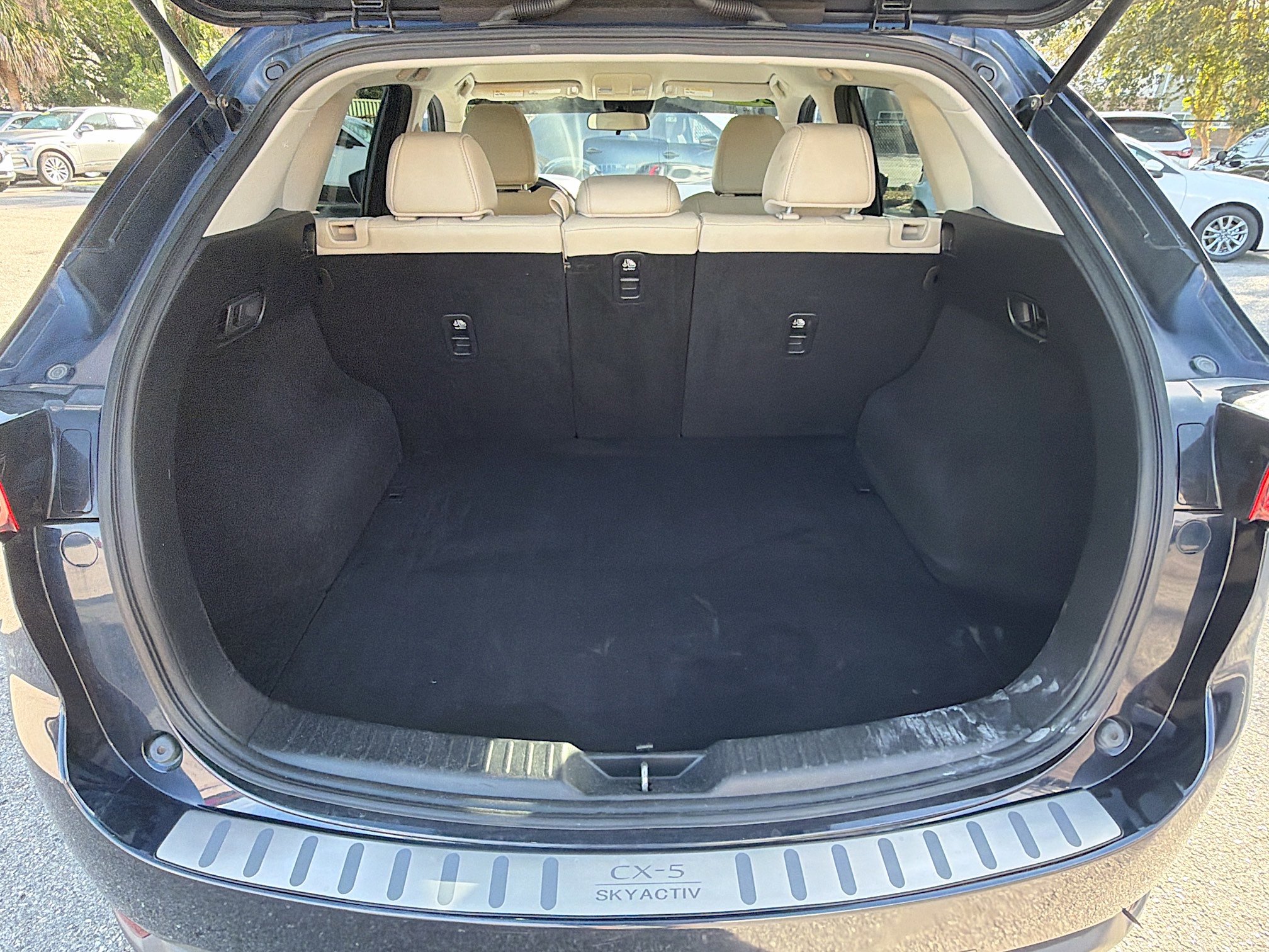 Used 2017 MAZDA CX-5 Touring image 12