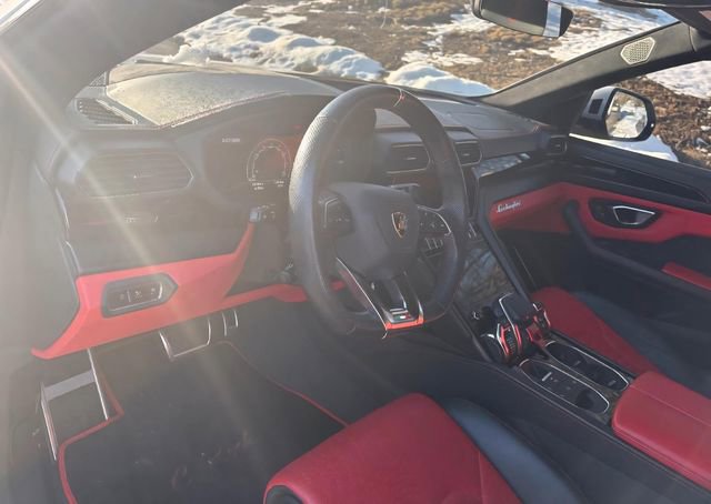 Used 2022 Lamborghini Urus image 9