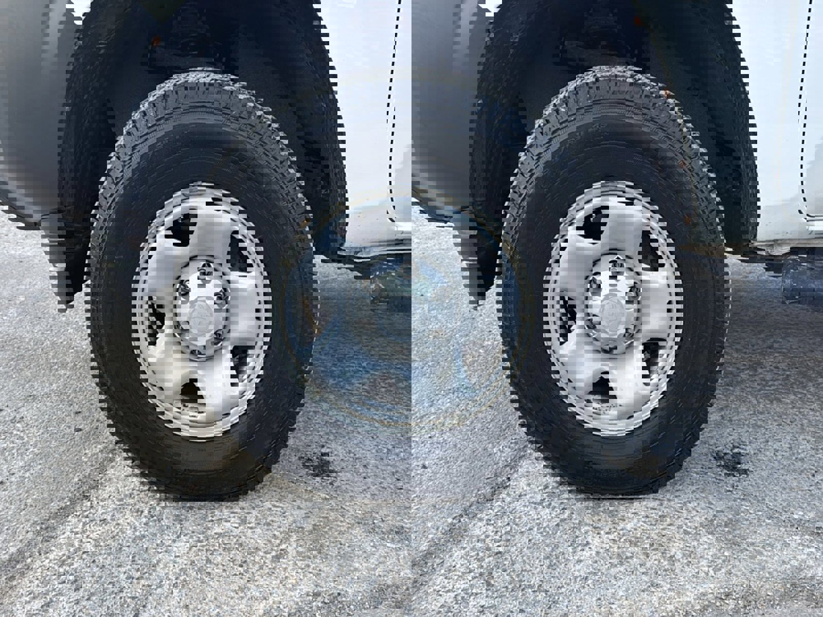 Used 2020 Toyota Tacoma SR image 37