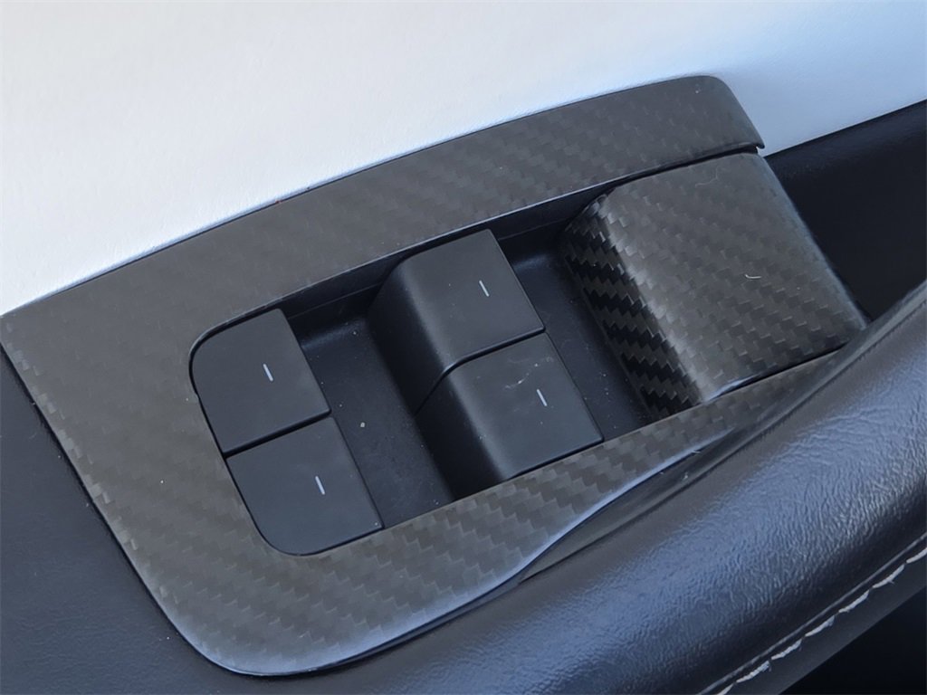 Used 2022 Tesla Model Y Performance image 17