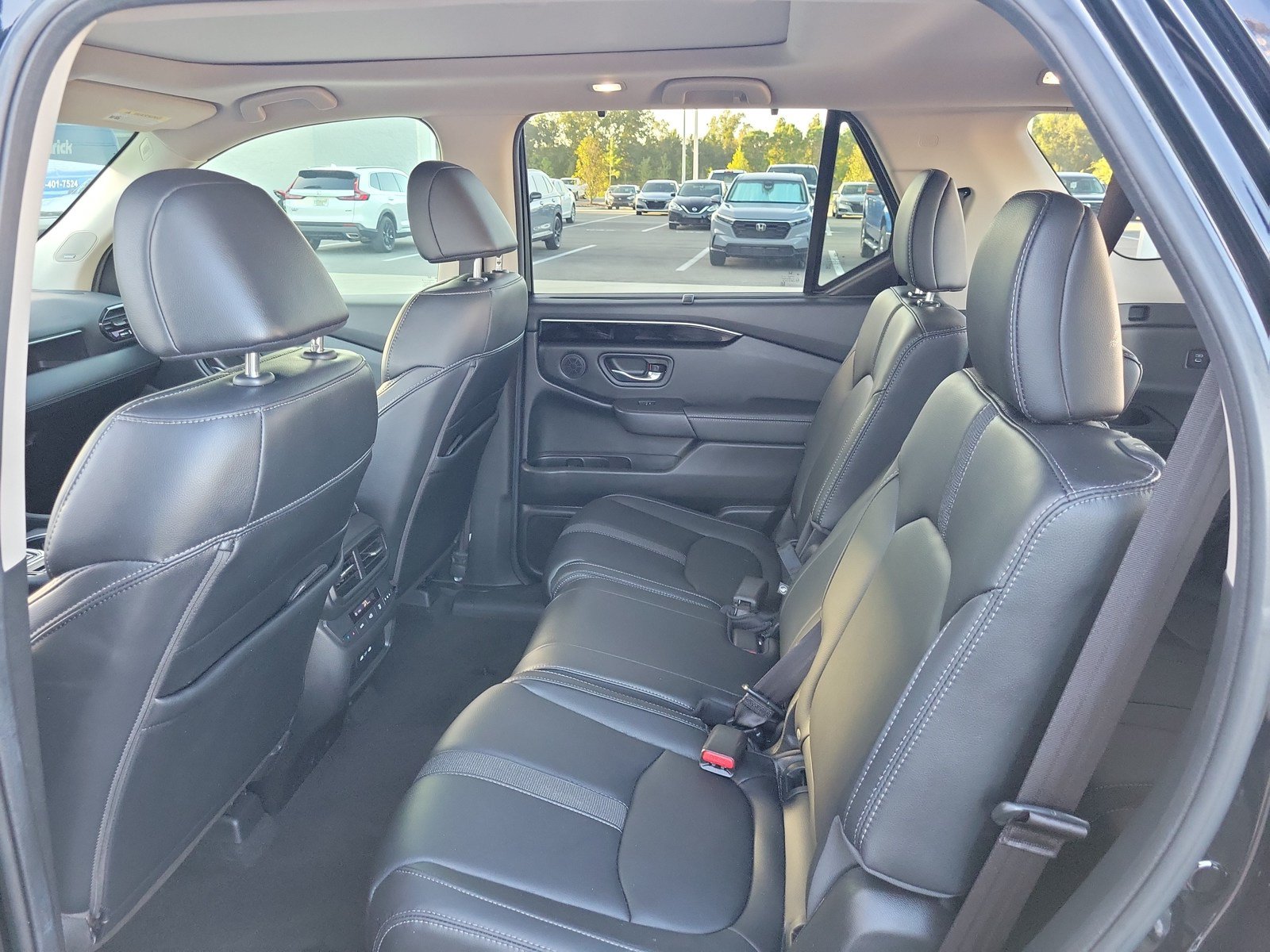 Used 2024 Honda Pilot Touring image 29