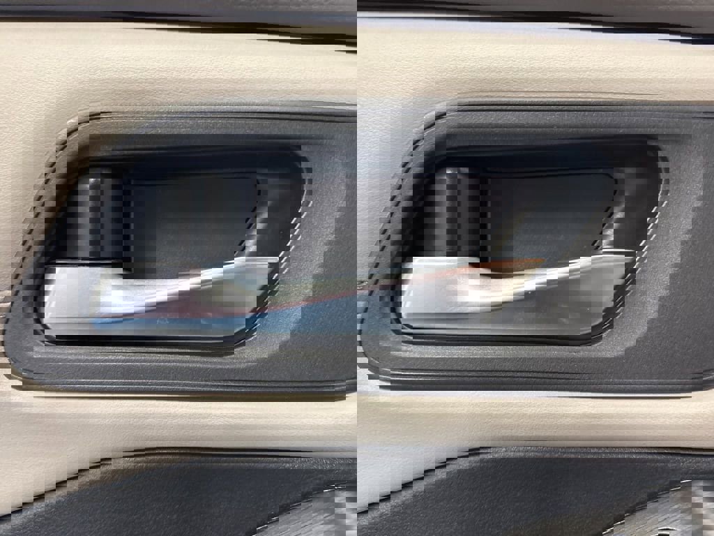 Used 2024 Nissan Rogue SL image 24